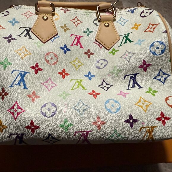 STUNNING Fashion Satchel with Leather Details and Long Strap! Fashion Crossbody! - Picture 8 of 10